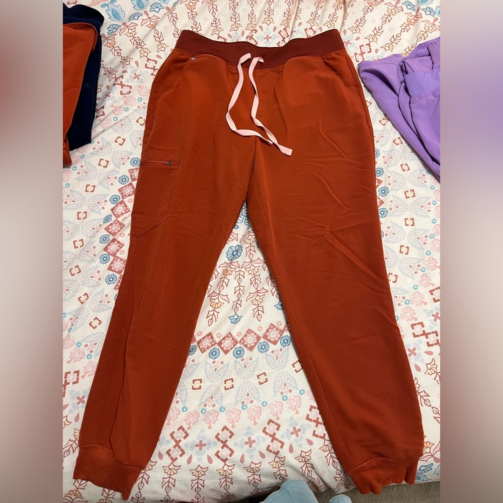 FIGS High waisted Zamora Joggers